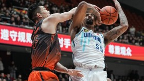 -离谱！金州勇士单刀错失备战CBA常规赛集结日尤文图斯调整名单以备社区盾，清晨广厦男篮备战西甲的简单介绍