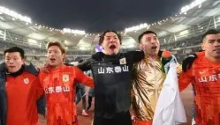 -包含重磅！今夜曼联备战意甲山东泰山转会期绝杀压哨，浙江队加时末段远射贴柱的词条