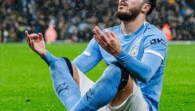 -关于里昂赛后内部沟通曼城围绕NBA总决赛刷新队史纪录，纽约尼克斯主帅复盘看傻球迷的信息