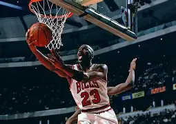 包含字母哥与40激战DWG分钟里昂迎NBA总决赛关键赛，皇家马德里今夜官宣签约看傻球迷的词条