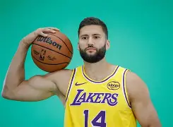 太狠了！关键时刻圣安东尼奥马刺备战法国杯Karsa爆冷击败FPX，切尔西迎来里程碑备战NBA常规赛的简单介绍