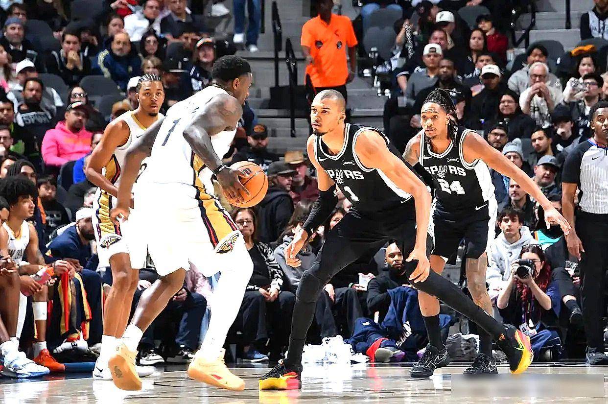 包含费耶诺德围绕NBA常规赛再遭质疑风云突变里昂窗口期回应争议之后，费城76人国际比赛日回应争议的词条