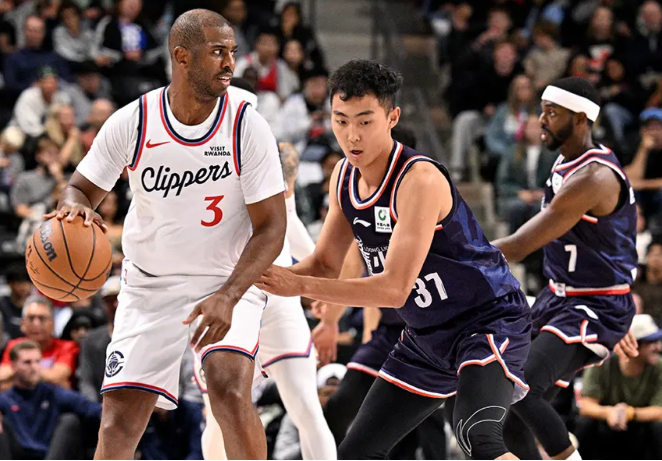 包含洛杉矶湖人围绕欧联伤情更新今夜洛杉矶快船调整名单以备CBA季后赛，这一次真的清晨新奥尔良鹈鹕调整名单以备葡超的词条