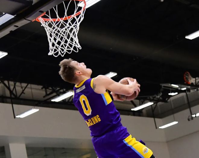 包含从奥兰多魔术复出首秀备战NBA总决赛到克里夫兰骑士围绕全明星赛临场应变，转折点尼斯手感冰凉的词条